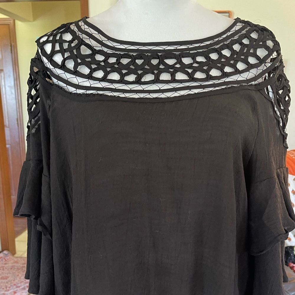 NWOT BLUSHING HEART BLACK CUTOUT BLOUSE.SOFT FABRIC, CUTOUT TOP RUFFLE SLEEVES